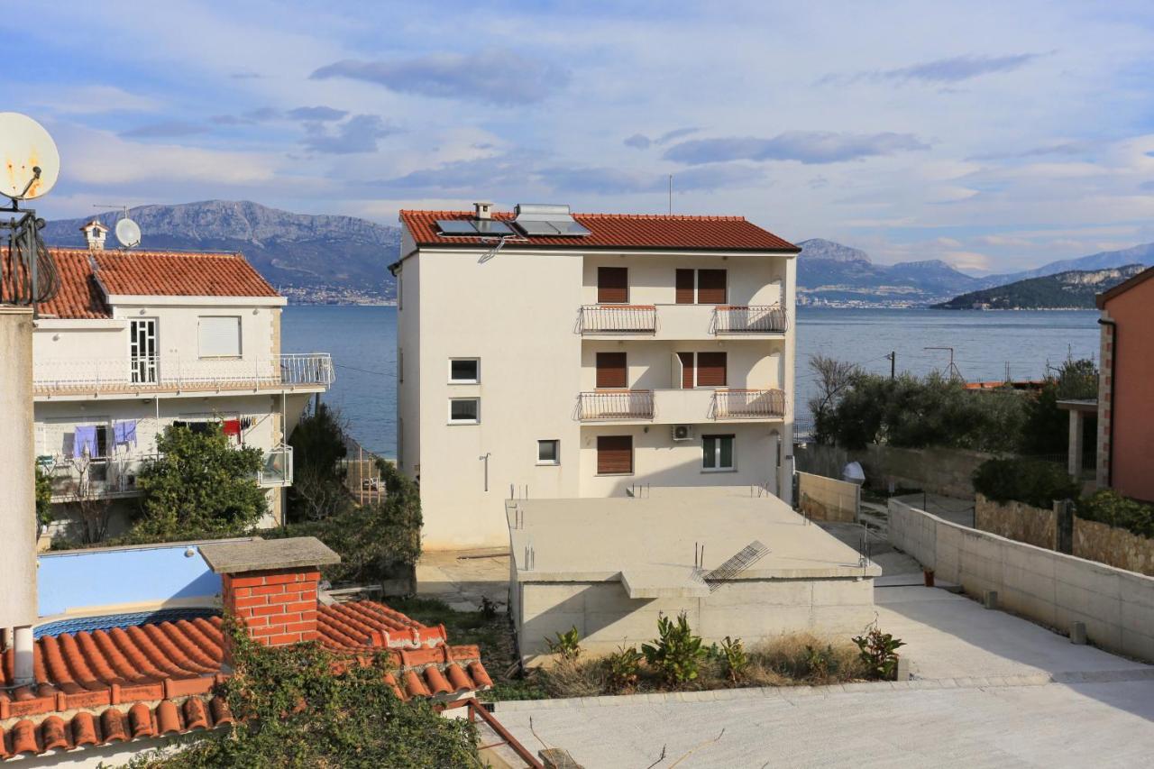 Apartments By The Sea Slatine, Ciovo - 14541 Esterno foto