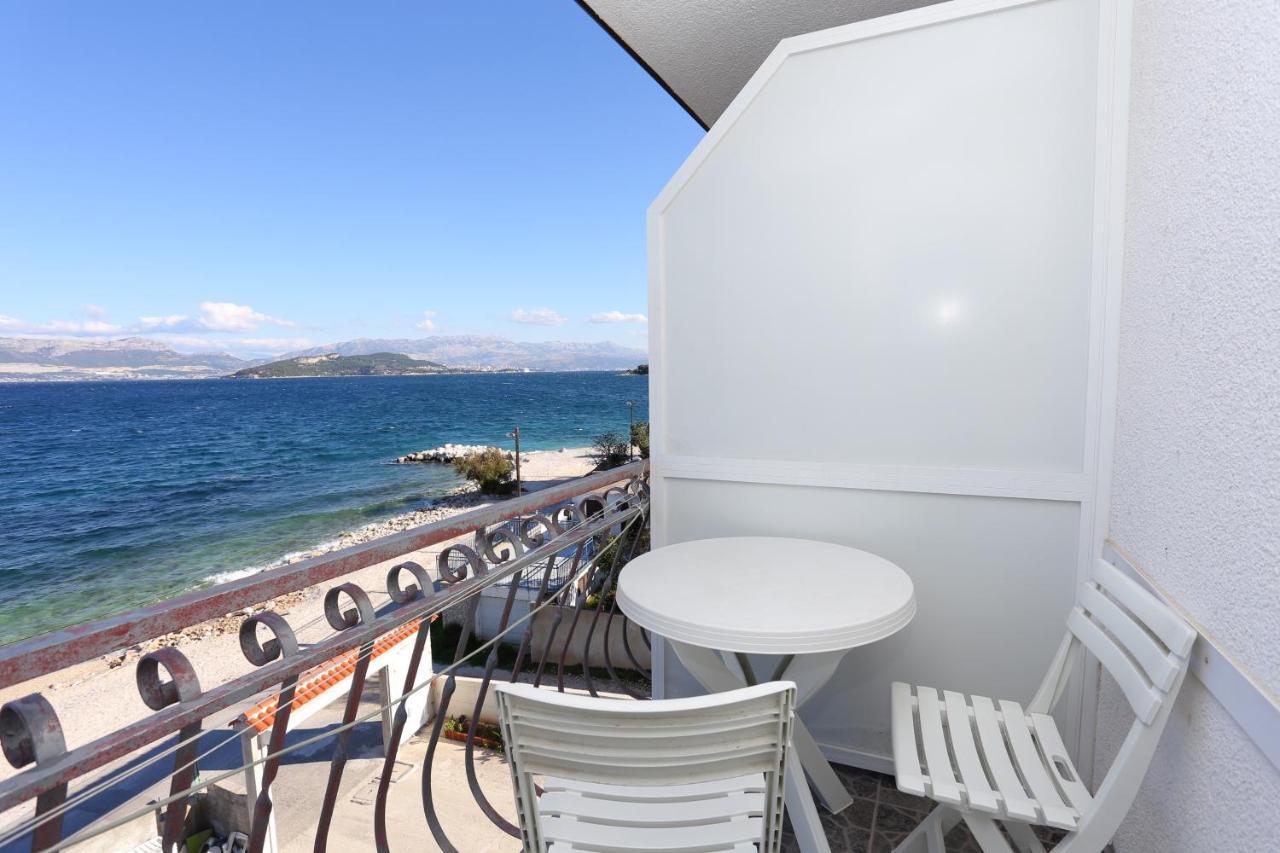 Apartments By The Sea Slatine, Ciovo - 14541 Esterno foto