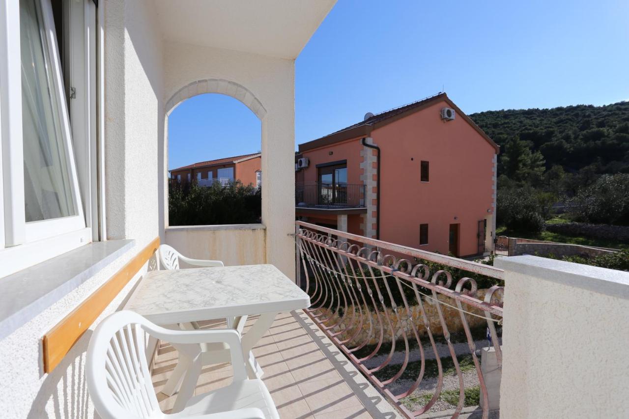 Apartments By The Sea Slatine, Ciovo - 14541 Esterno foto