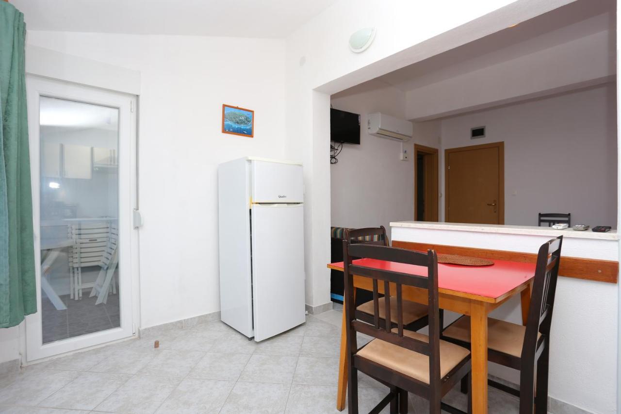 Apartments By The Sea Slatine, Ciovo - 14541 Esterno foto