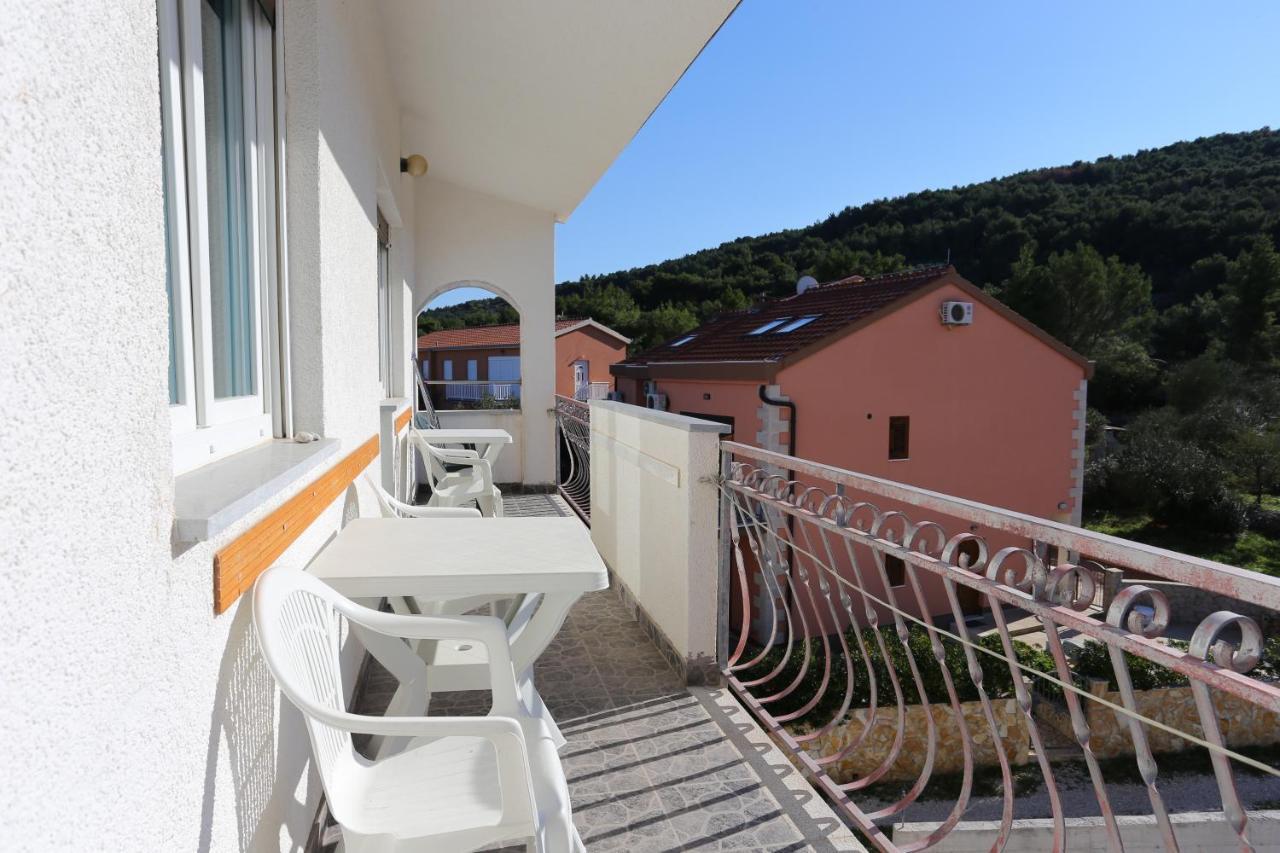 Apartments By The Sea Slatine, Ciovo - 14541 Esterno foto