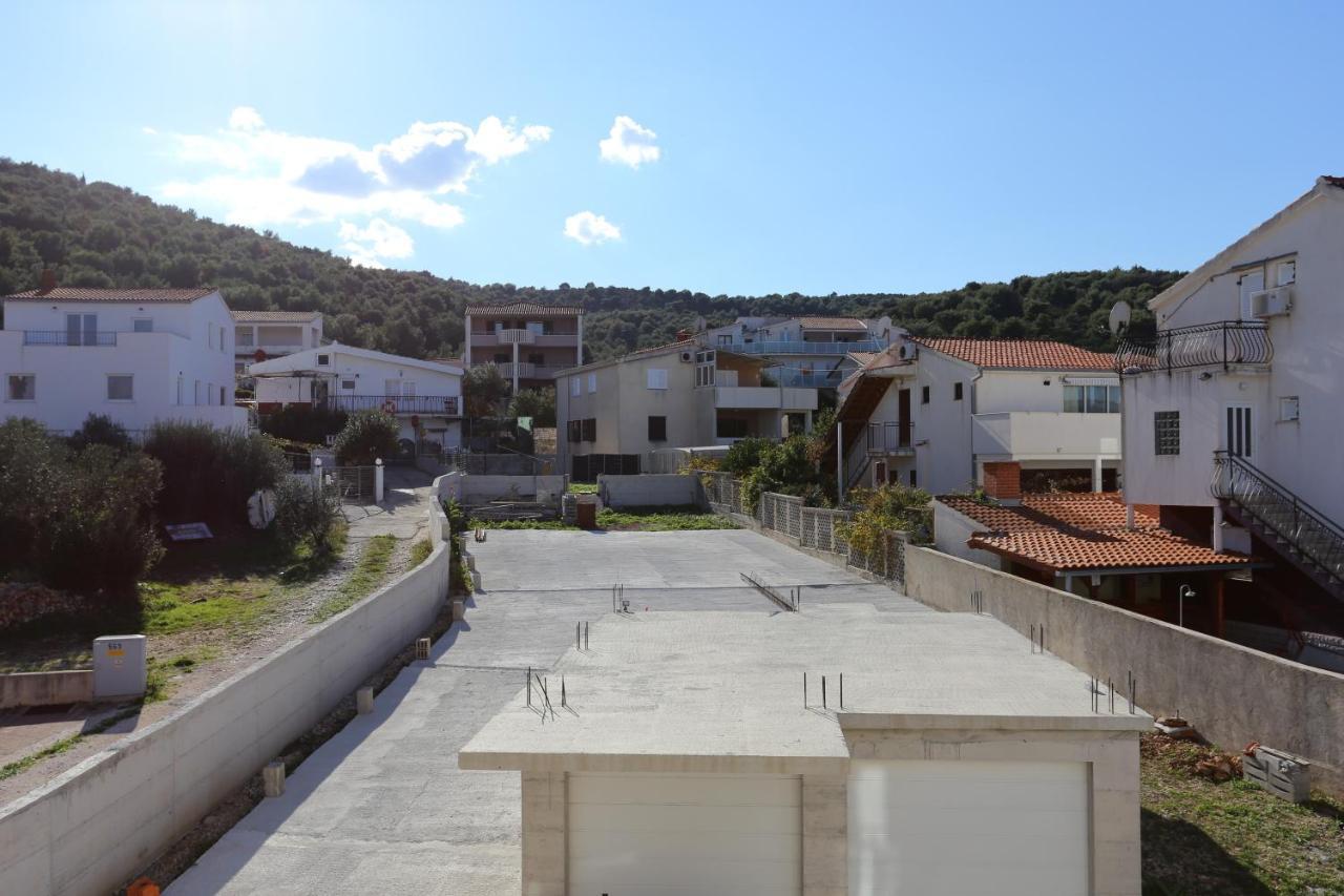 Apartments By The Sea Slatine, Ciovo - 14541 Esterno foto